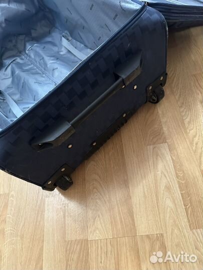 Чемодан на колесах