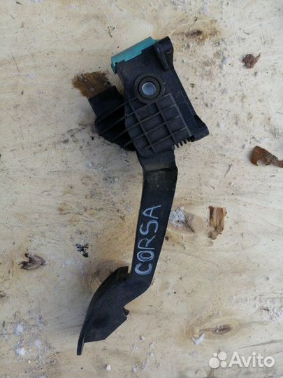Педаль газа Opel Corsa D Z10XEP 2008