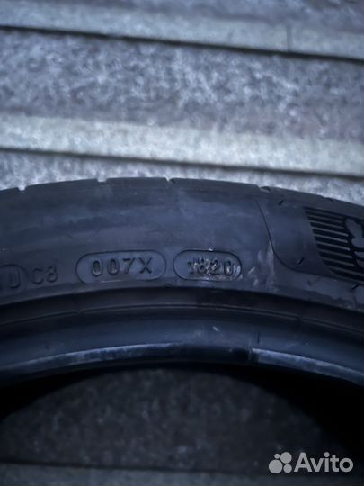 Michelin Pilot Sport 4 275/35 R21