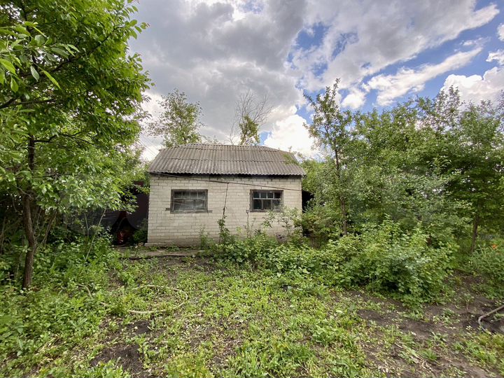 Дача 10 м² на участке 6 сот.