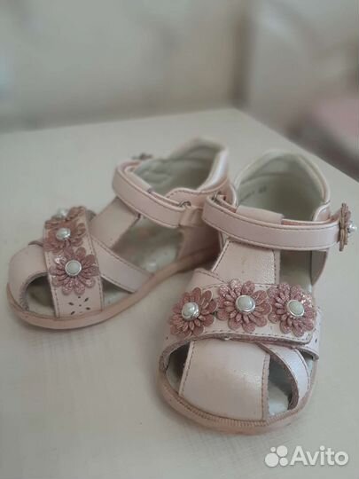 Сандалии для девочки