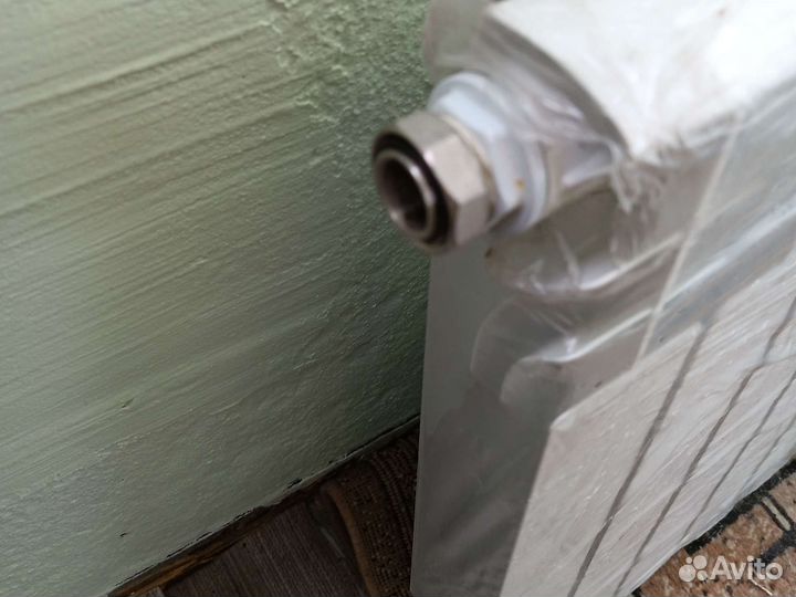 Биметаллический радиатор новый