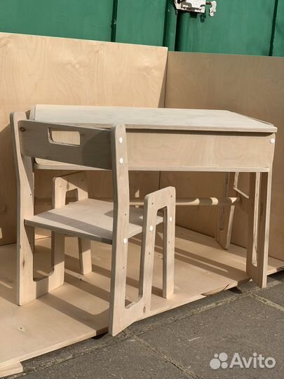 Детский развивающий столик