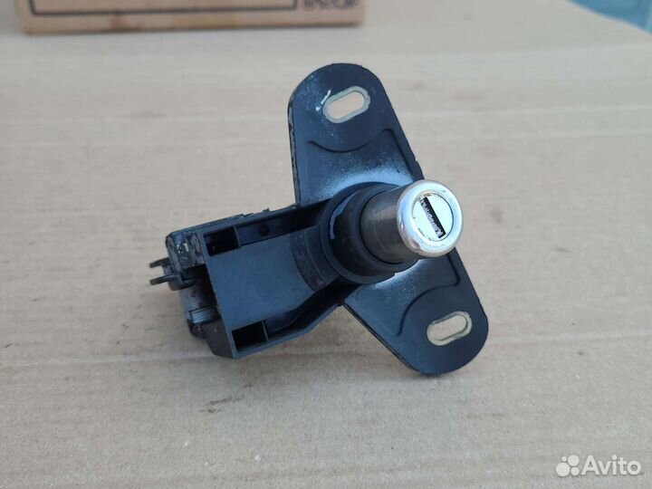 Кнопка открывания багажника Opel Astra G 1998-2005