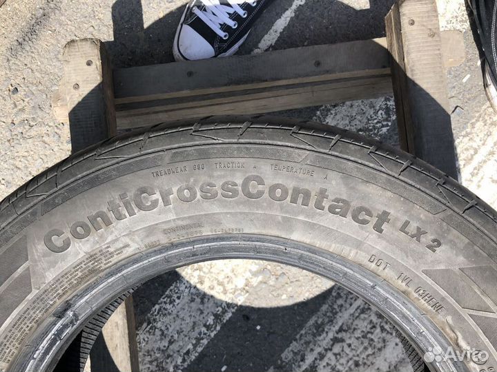 Continental ContiCrossContact LX2 215/65 R16