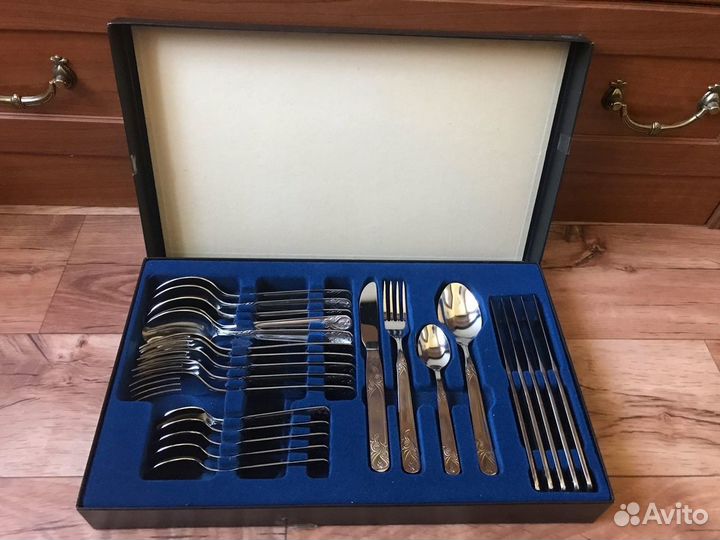 Набор столовых приборов новый 24 предмета