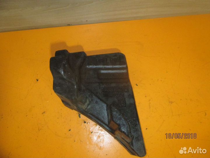 Уплотнитель двери задней правой Porsche Cayenne