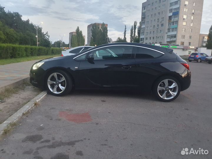 Opel Astra GTC, 2013