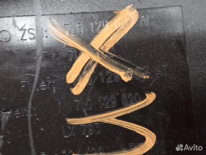 Корпус воздушного фильтра левый Audi Q7 4L 2012