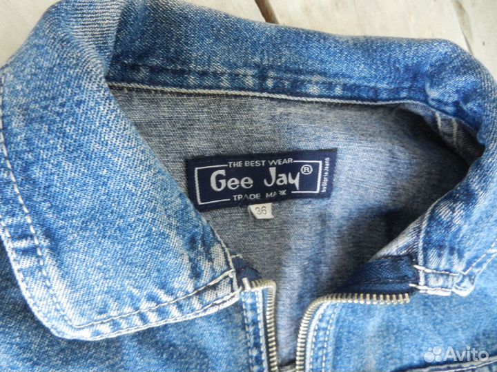 Джинсовка(+ футболка белая) на девочку р.36,б/у,си