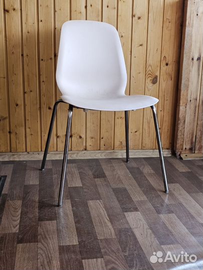 Стул Икеа пластик+металл лейф арне