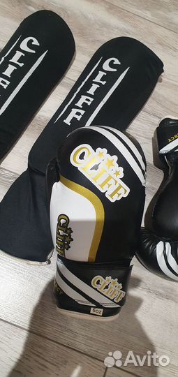 Боксерские перчатки clinch