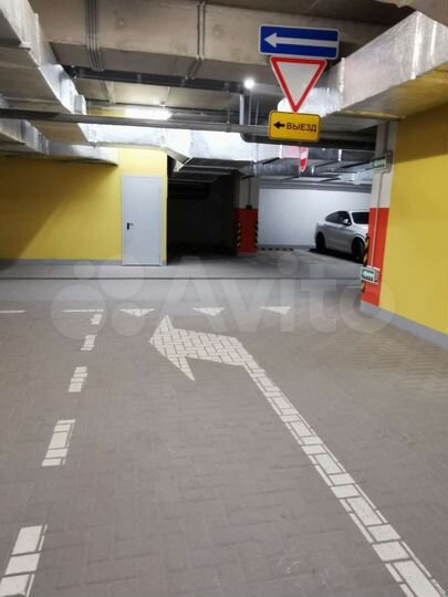 Машиноместо, 14 м²