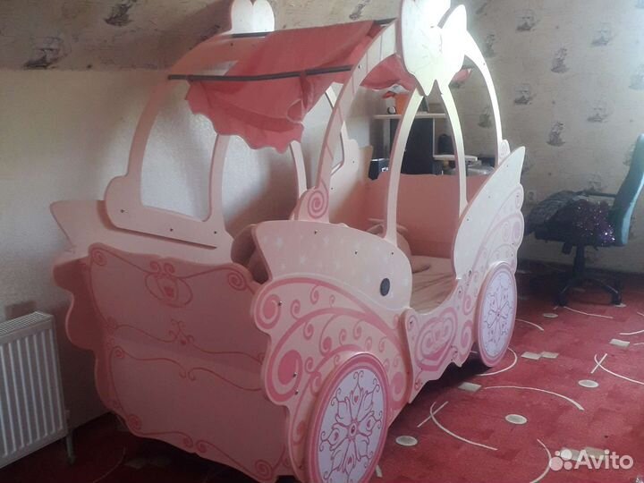 Детская кровать карета