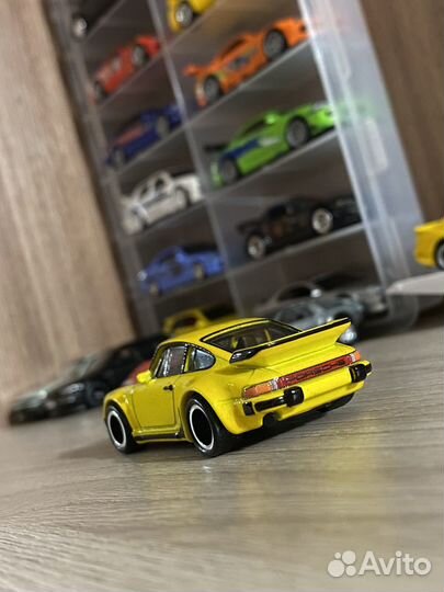 Hot Wheels Porshe 930 turbo premium