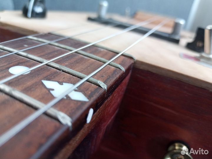 Сигарбокс, гитара