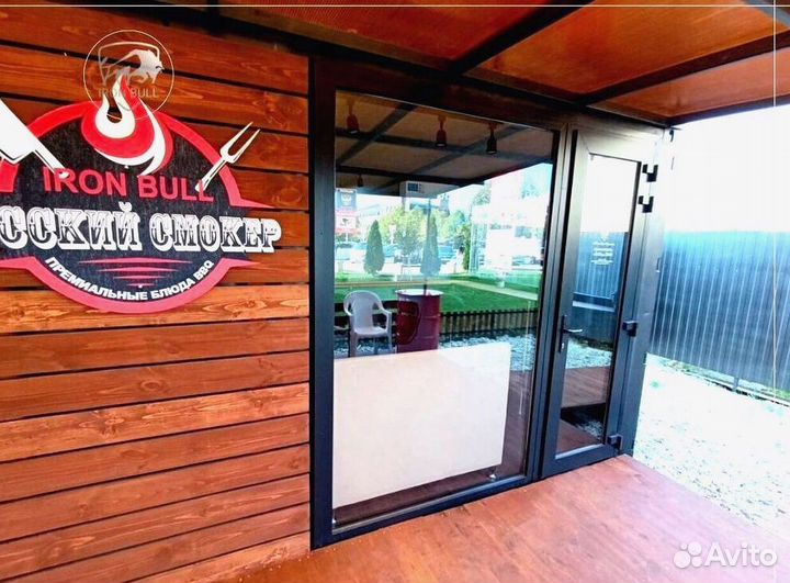 Кафе из морского контейнера