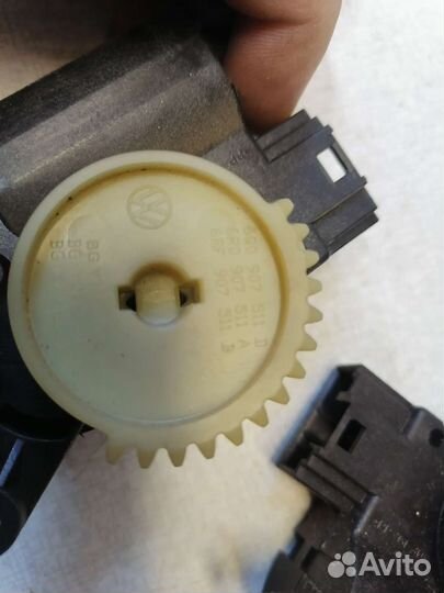 Сервопривод заслонок печки VW skoda