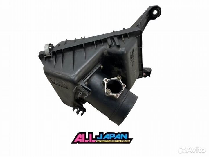 Впуск, корпус воздушного фильтра Subaru Forester