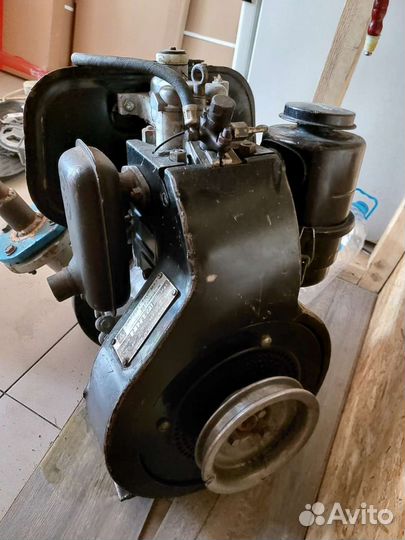 Дизельный двигатель, помпой