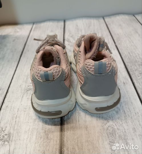 Кроссовки для девочки