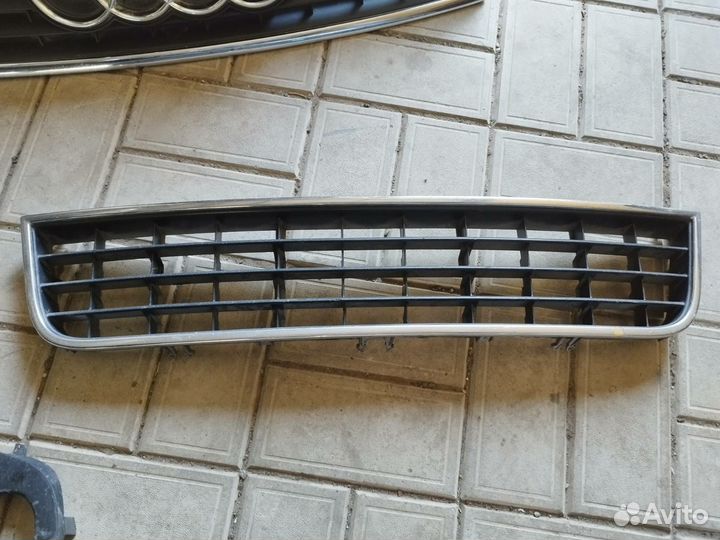Решетка бампера Ауди А6С5 рестайлинг
