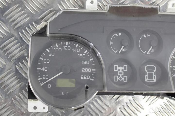 Щиток приборов Mitsubishi Pajero 3