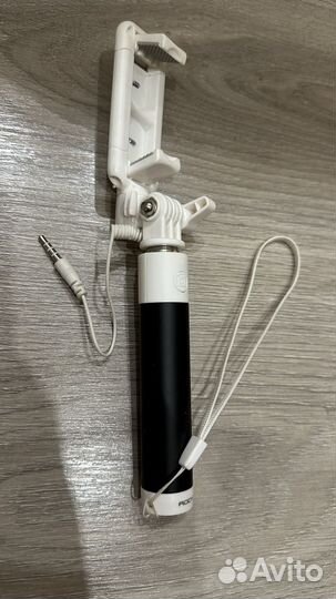 Селфи-палка с зеркалом и кнопкой