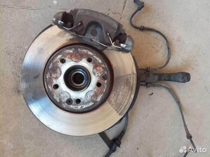 Кулак передний левый Mercedes W210 4 Matic