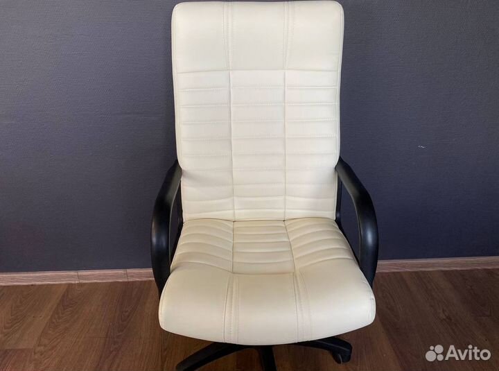 Компьютерное кресло. Гарантия 1 год