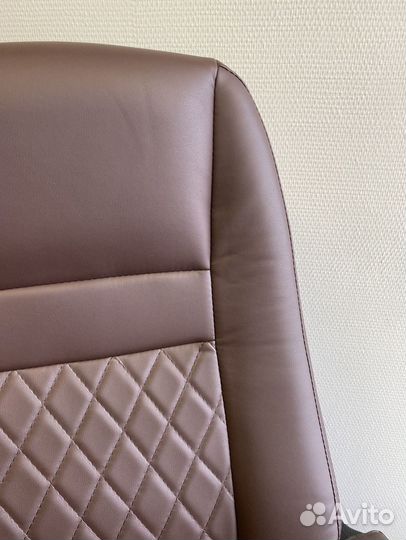 Офисное кресло. Гарантия 1 год