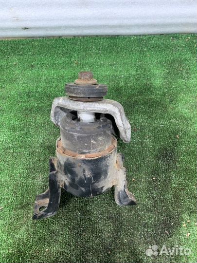 Подушка двигателя Mazda 6 седан 1.8 L8 2006