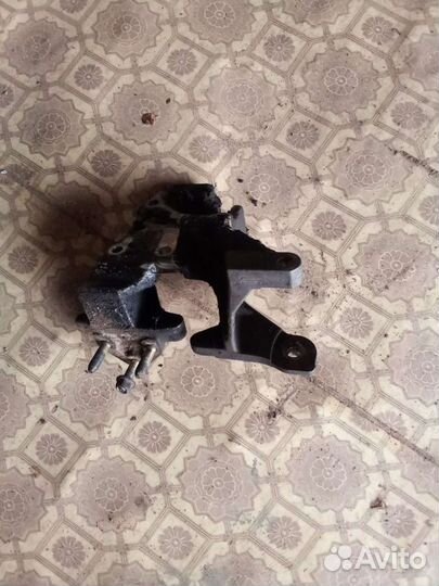 Митсубиси лансер 9 крепление двс