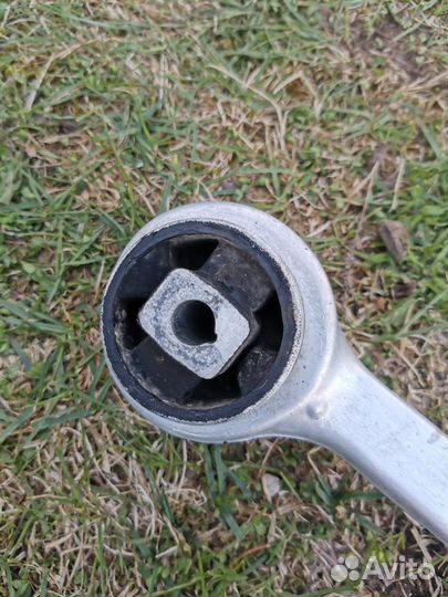 Рычаг передний верхний левый BMW E39