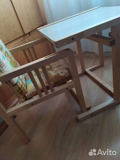 Стульчик и столик для кормления