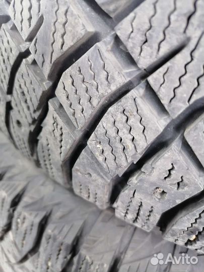 Nitto Therma Spike 215/65 R16 98T