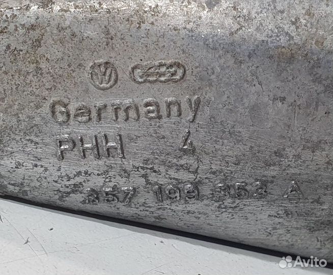 Кронштейн опоры кпп Volkswagen 357199353A