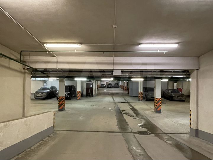 Машиноместо, 20 м²