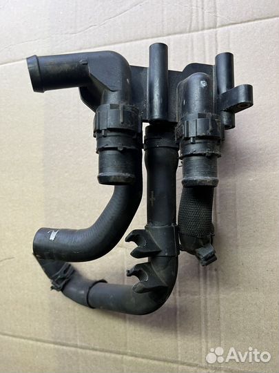 Трубопровод патрубок охлаждения Range Rover Sport