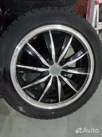 Bridgestone Blizzak Revo GZ 215/50 R17