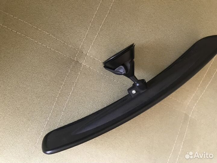 Зеркало заднего вида