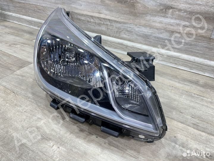 Фара правая Kia Rio 4 (2017-2020)