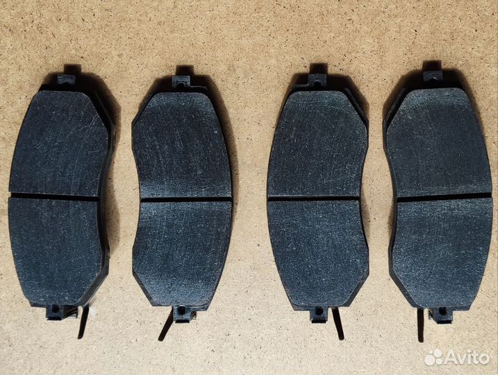 Колодки тормозные передние Subaru forester 2011г