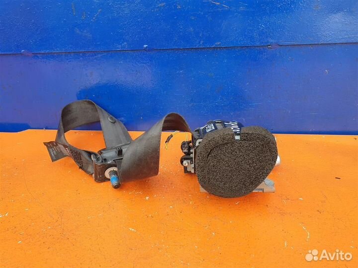 Ремень безопасности задний средний Volvo S60 2