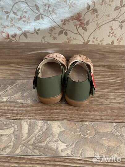 Туфли для девочки 25 размер