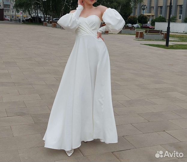 Свадебное/выпускное платье длинное с разрезом