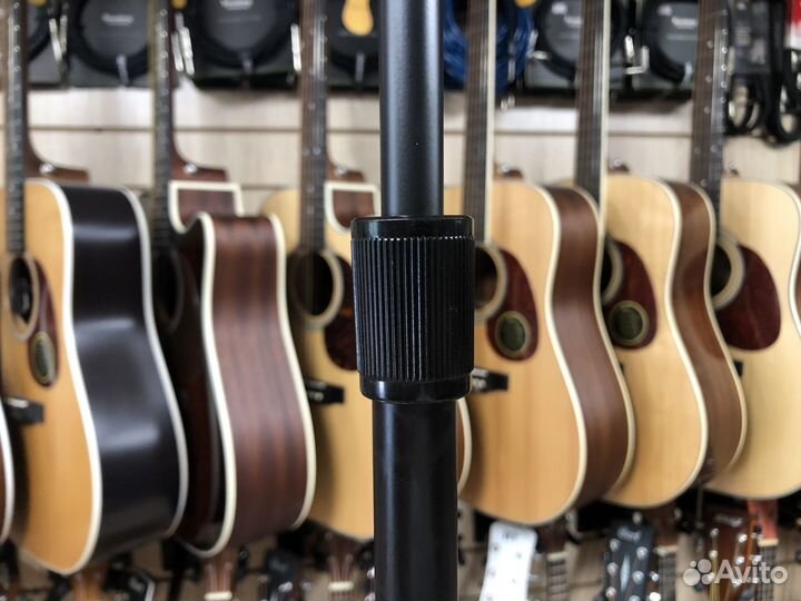 Микрофонная стойка прямая, черная Soundking