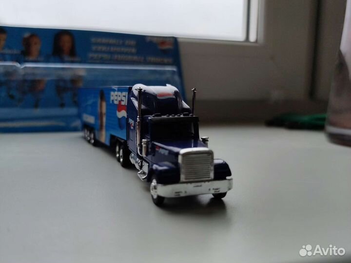 Модель грузовика pepsi футболисты