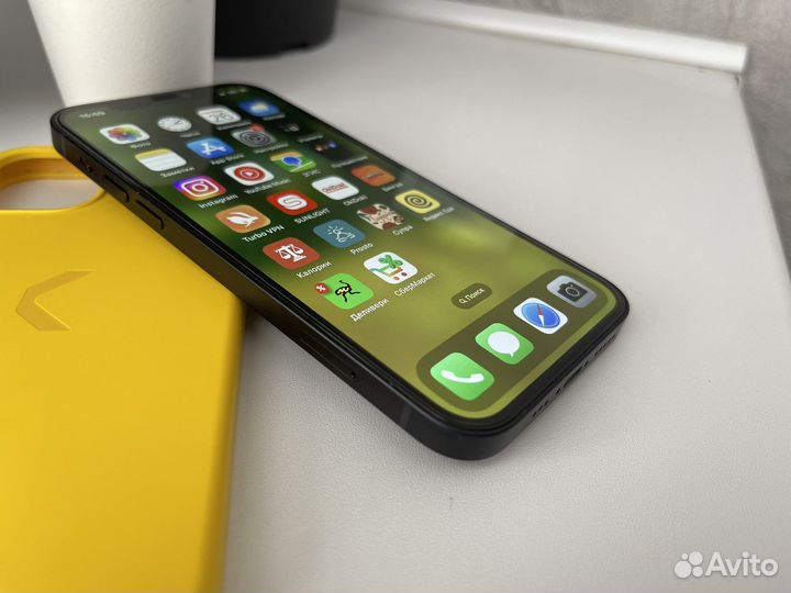 iPhone 12, 64 ГБ