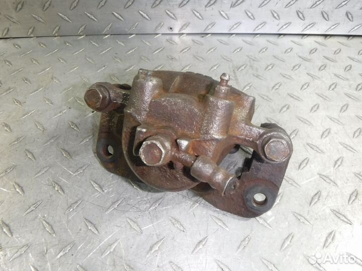 Суппорт тормозной передний правый Suzuki Baleno